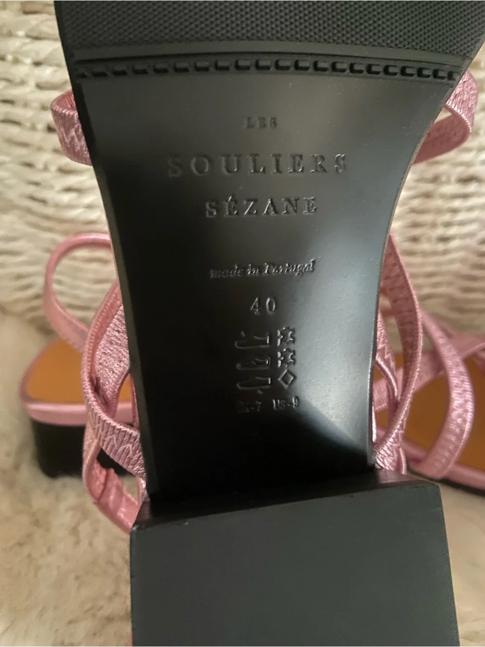 SEZANE HILLARY SANDALS IN METALLIC CANDY PINK